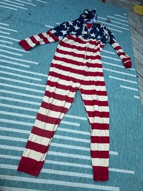 Under disguise 1 Piece Stars & Stripes Red, White & Blue size large XL
